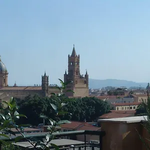 Camera-attico Luminoso Con Terrazza Habitación en casa particular Palermo