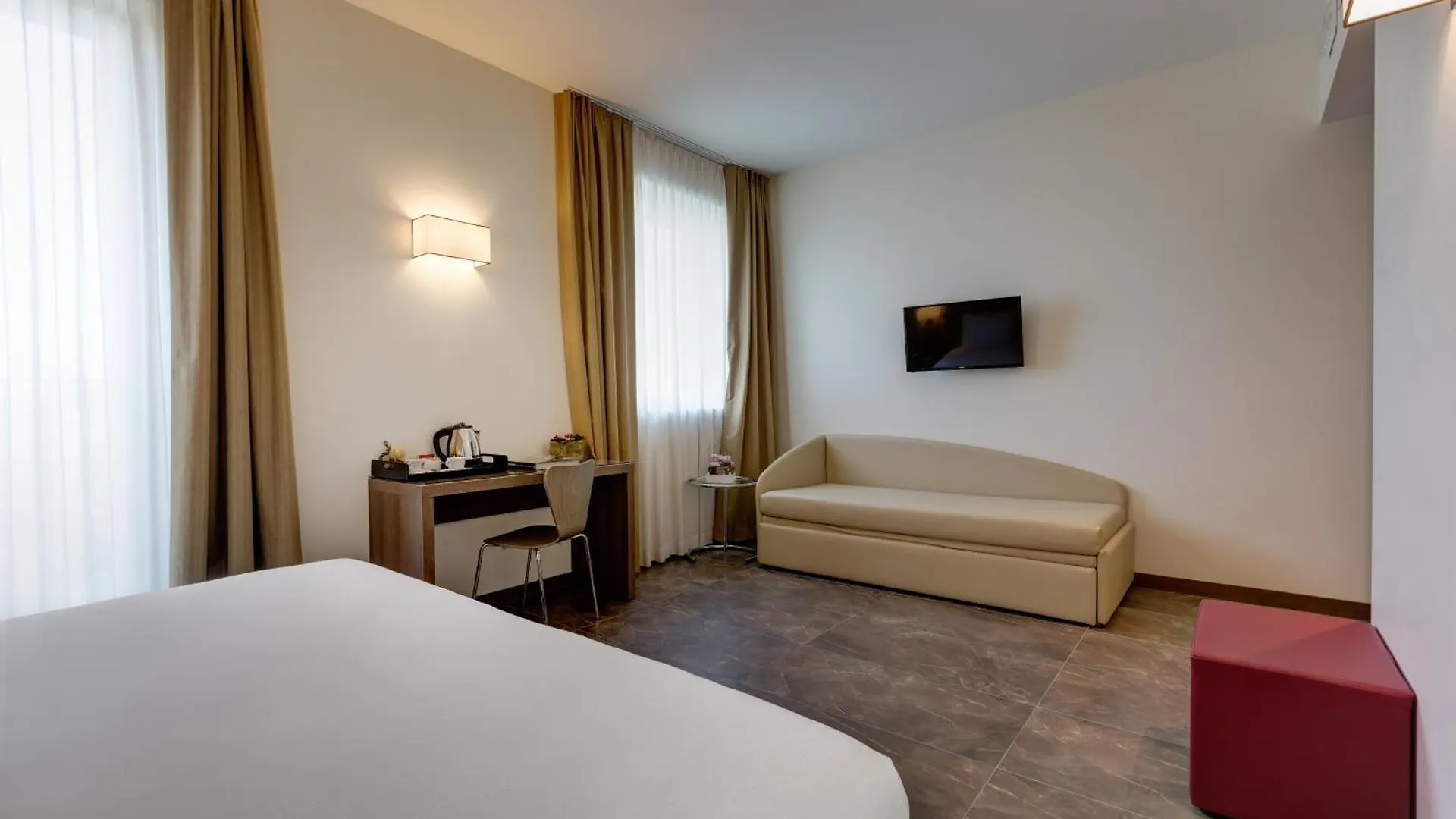 Klima Hotel Milano Fiere 4*, Milan